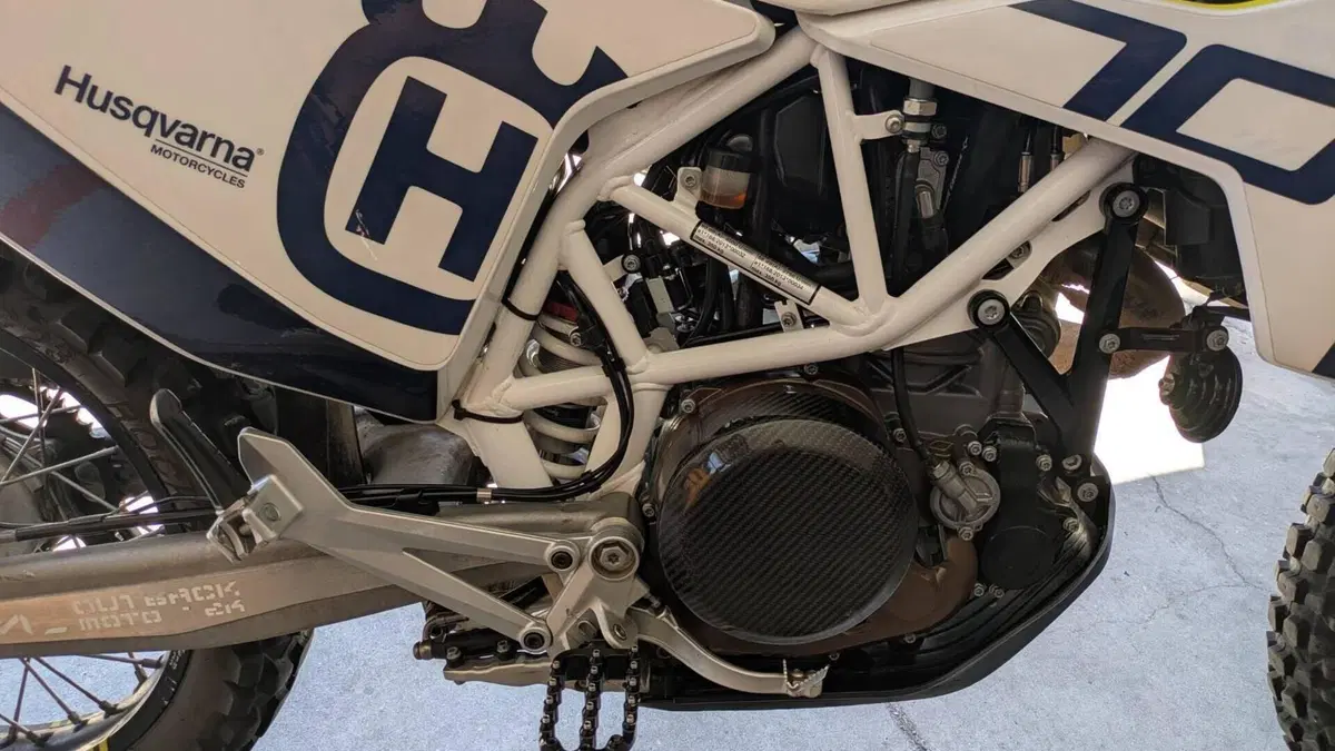 Husqvarna 701 Enduro (2017 - 19)  (6)