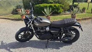 Triumph Street Twin 900 (2019 - 20)  (2)
