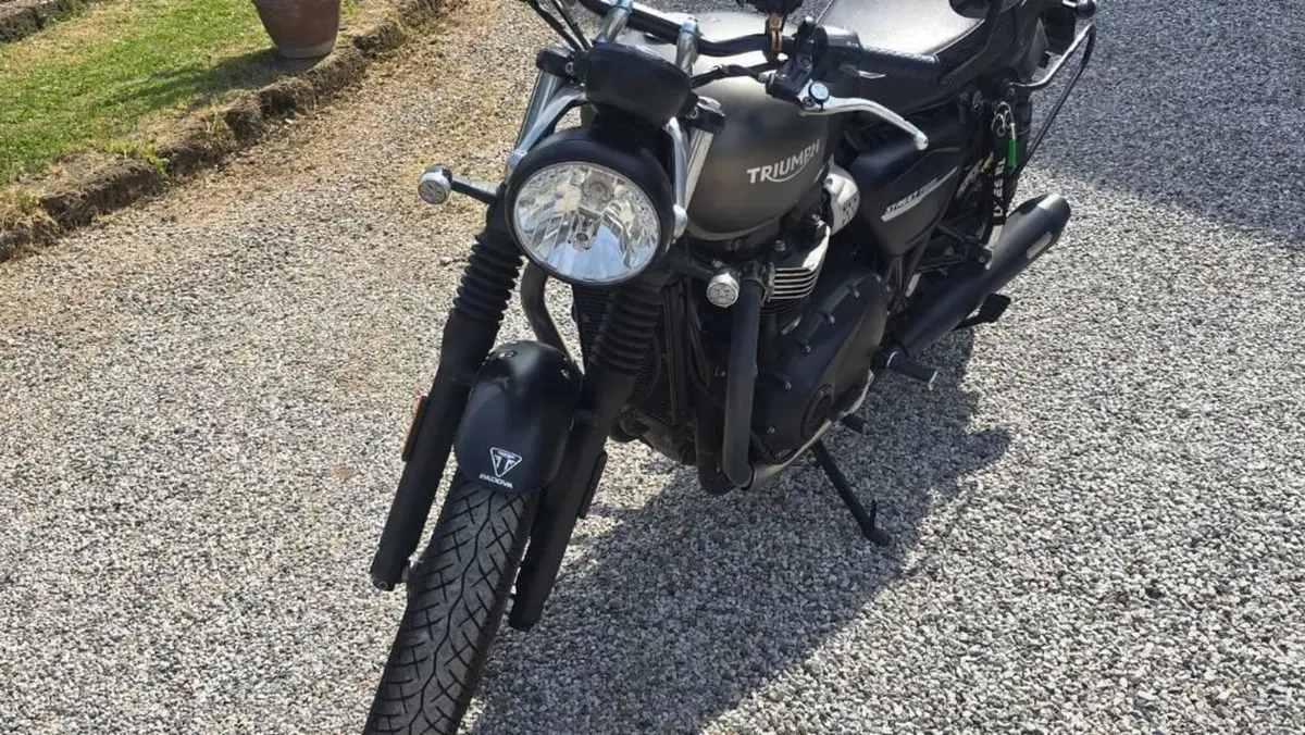 Triumph Street Twin 900 (2019 - 20)  (3)