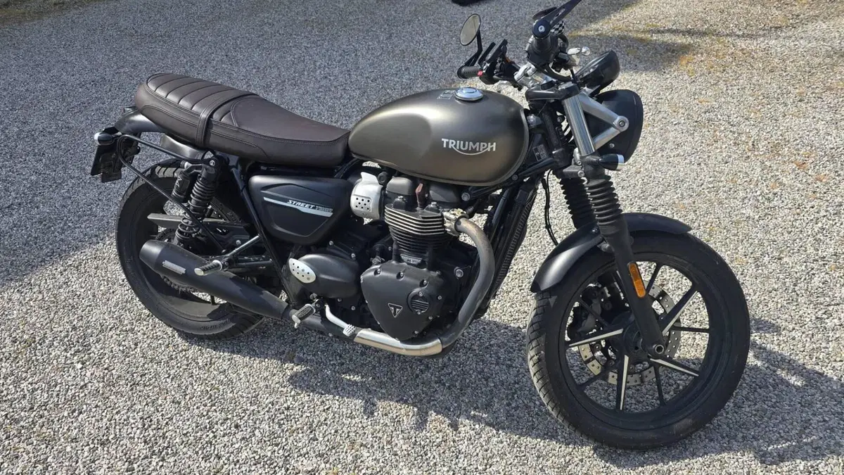Triumph Street Twin 900 (2019 - 20)  (4)