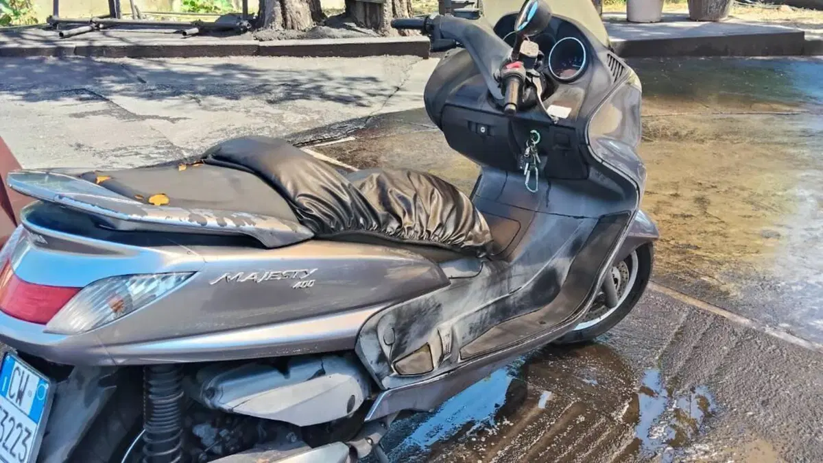 Yamaha Majesty 400 (2004 - 08)  (4)