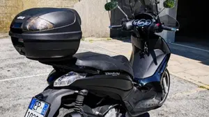 Piaggio Beverly 350 Police ABS-ASR (2018 - 20)  (6)