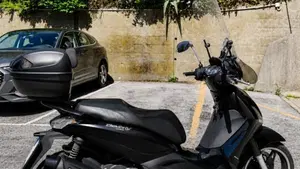 Piaggio Beverly 350 Police ABS-ASR (2018 - 20)  (7)