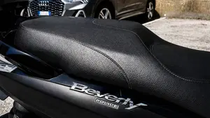 Piaggio Beverly 350 Police ABS-ASR (2018 - 20)  (8)