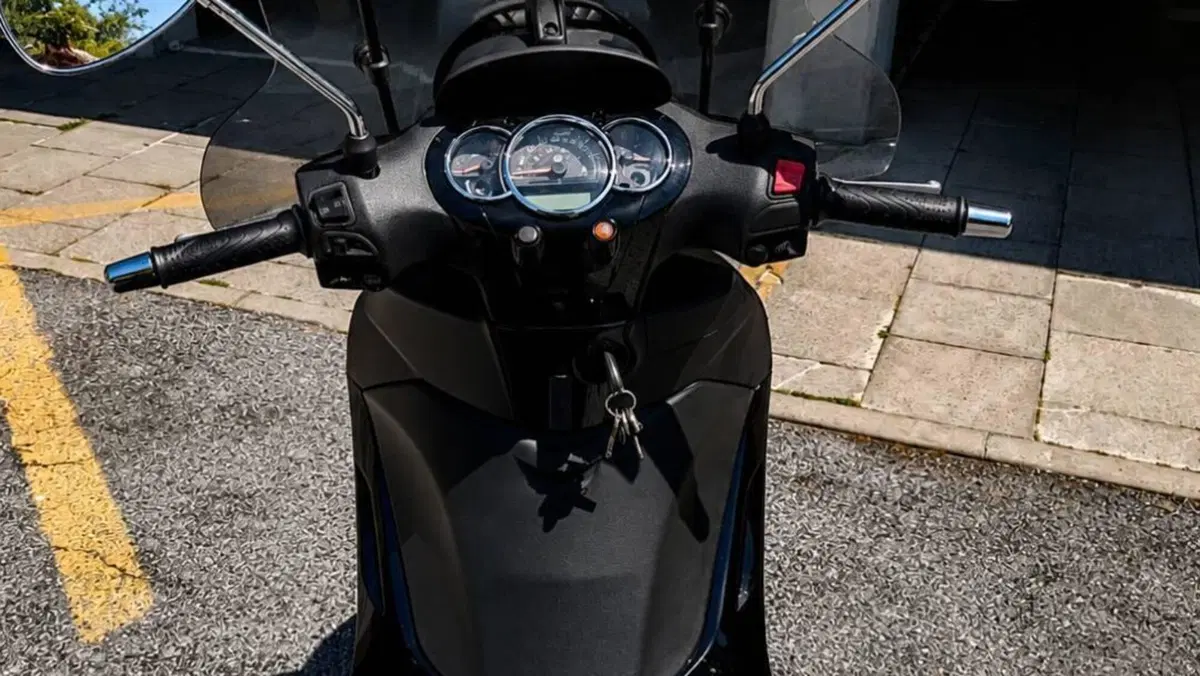 Piaggio Beverly 350 Police ABS-ASR (2018 - 20)  (9)
