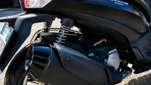 Piaggio Beverly 350 Police ABS-ASR (2018 - 20)  (11)