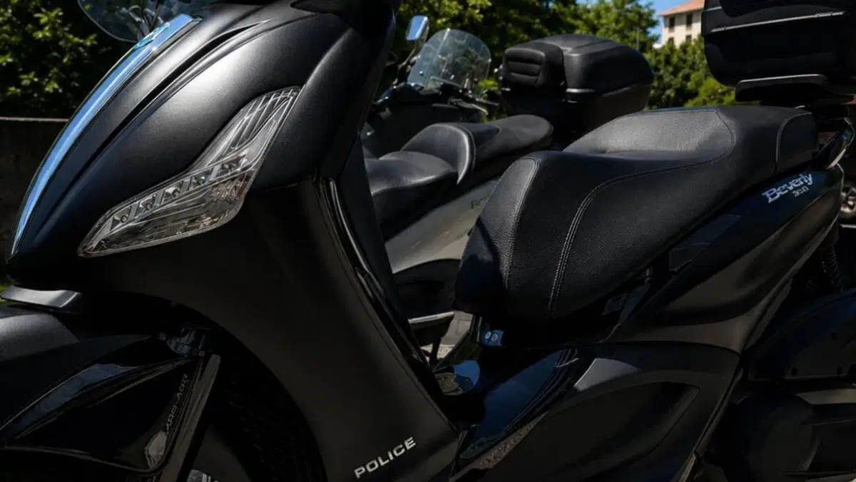 Piaggio Beverly 350 Police ABS-ASR (2018 - 20)  (12)
