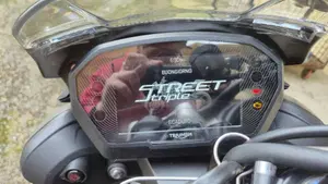 Triumph Street Triple 765 RS (2023 - 26)  (6)
