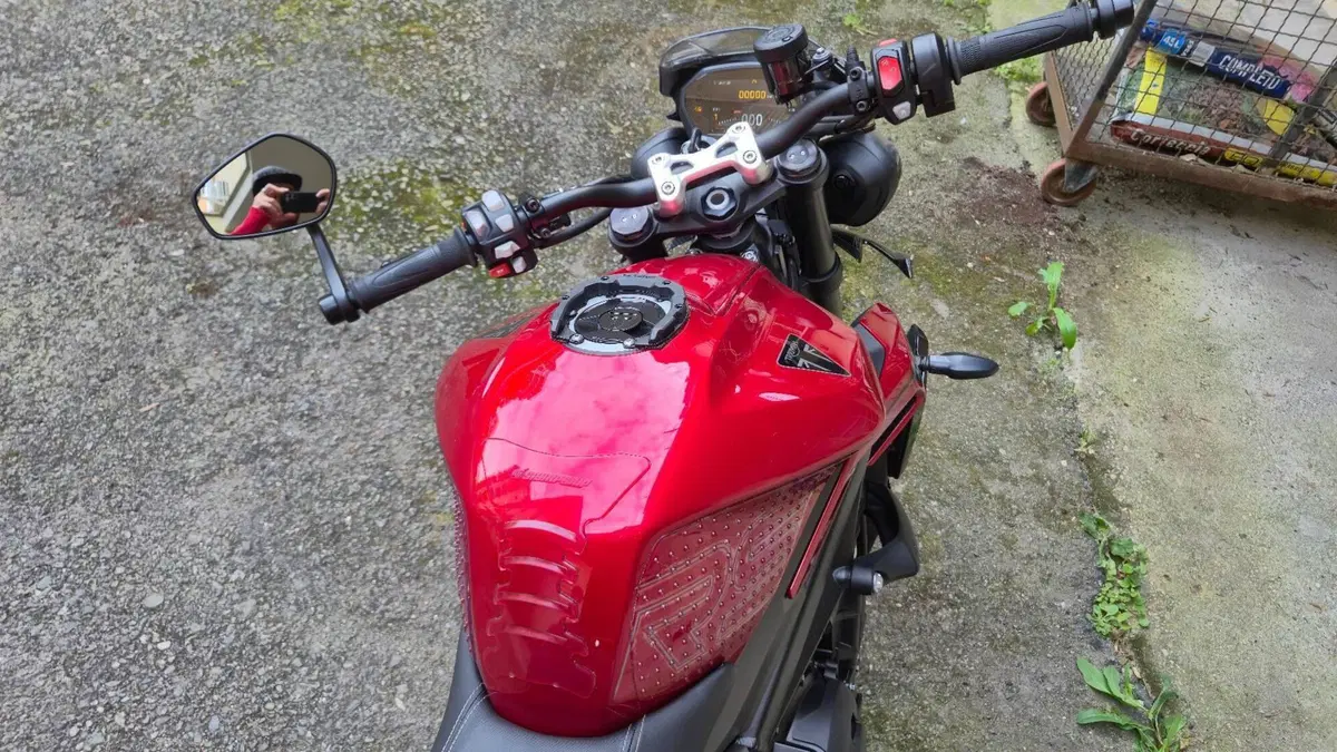Triumph Street Triple 765 RS (2023 - 26)  (7)