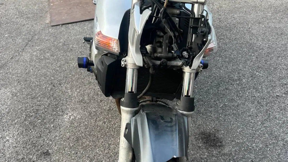 Suzuki GSR 600 (2006 - 11)  (8)