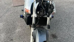 Suzuki GSR 600 (2006 - 11)  (8)