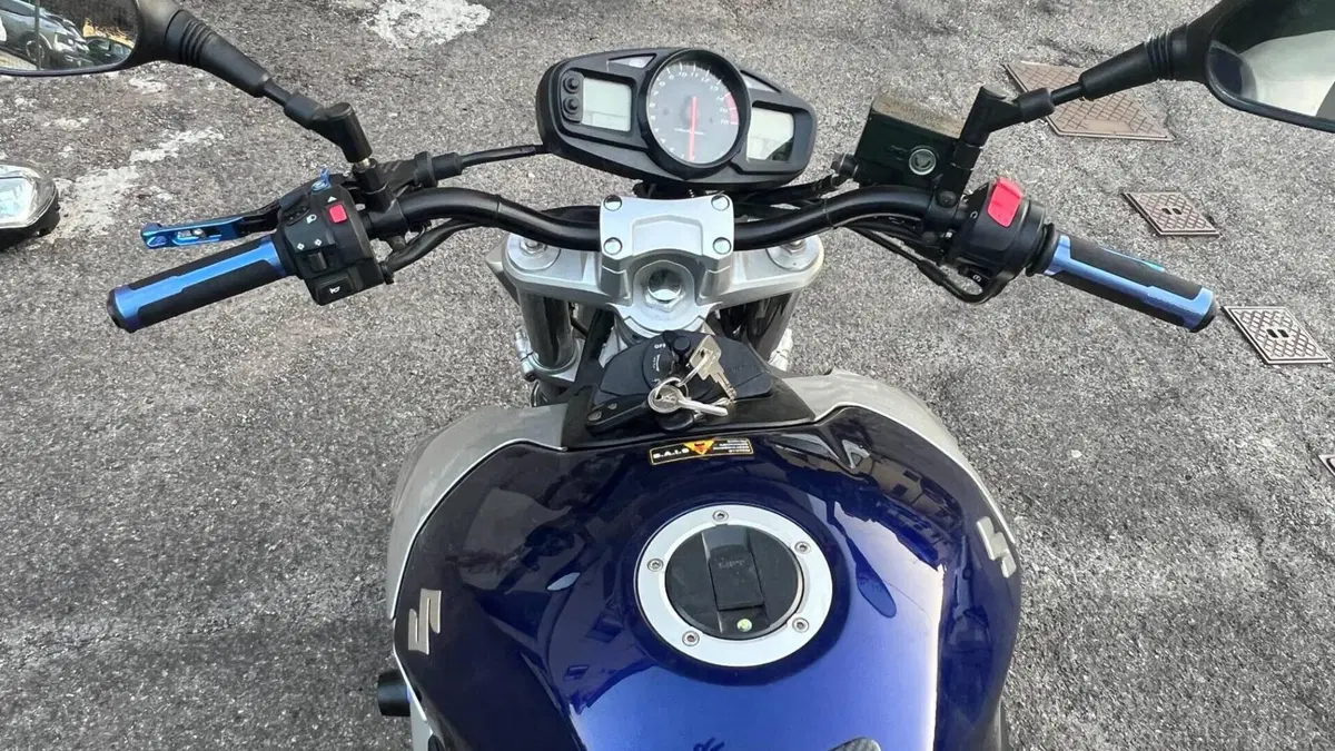 Suzuki GSR 600 (2006 - 11)  (9)