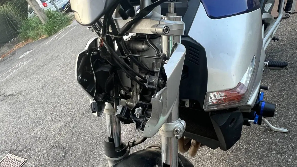 Suzuki GSR 600 (2006 - 11)  (13)