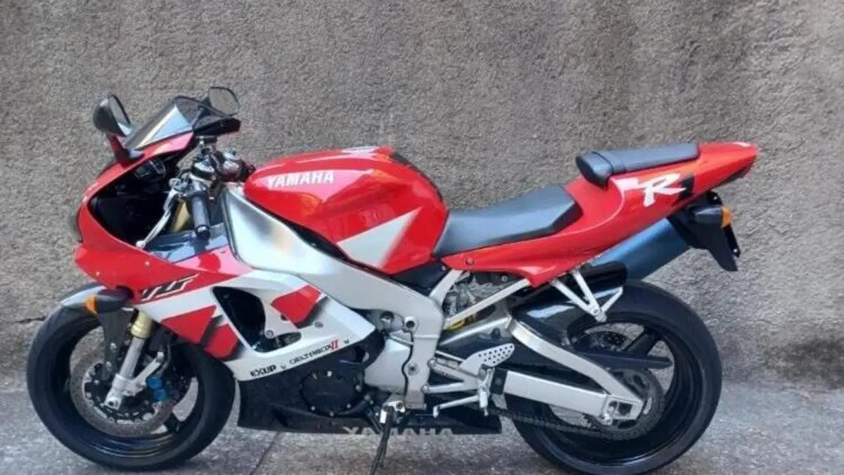 Yamaha YZF R1 (2000 - 01)  (4)