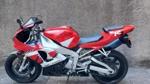 Yamaha YZF R1 (2000 - 01)  (4)