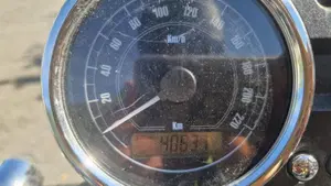 Moto Guzzi V7 II Special (2015 - 17)  (6)