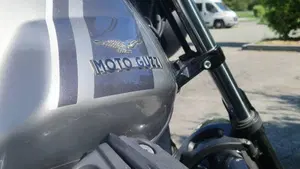 Moto Guzzi V7 II Special (2015 - 17)  (8)