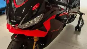 Aprilia RSV4 1100 Factory (2025 - 26)  (2)