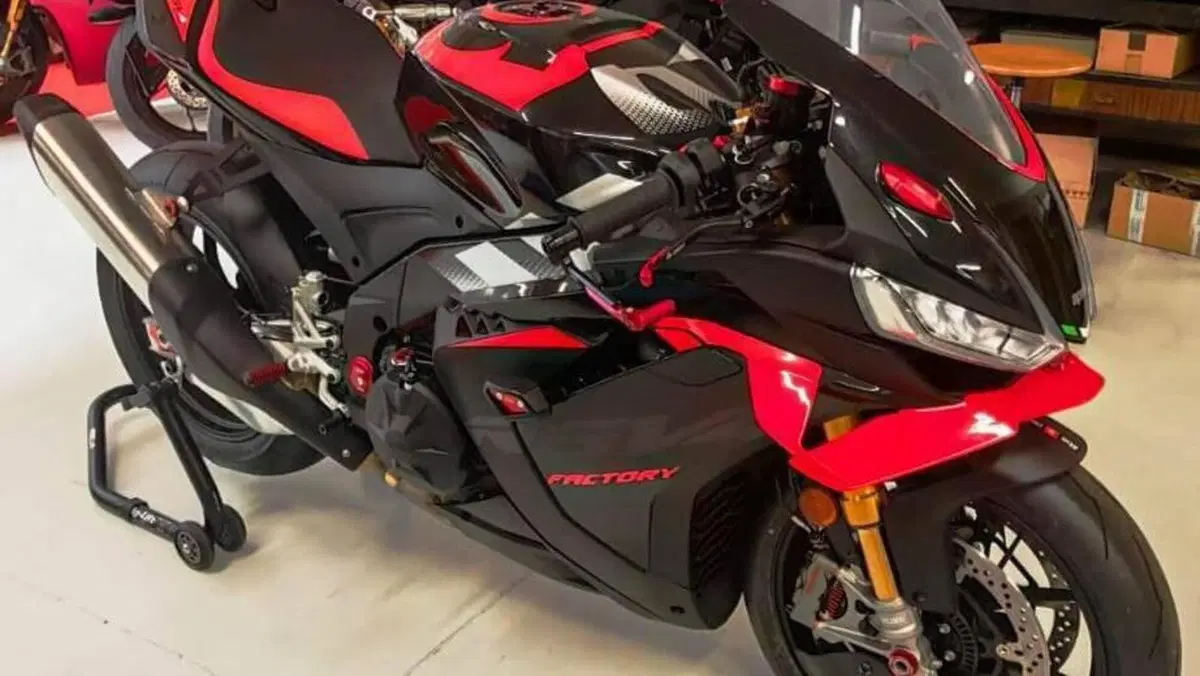 Aprilia RSV4 1100 Factory (2025 - 26) 