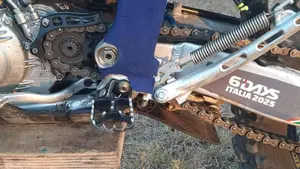 Tm Moto EN 300 Fi ES 2T (2025)  (8)