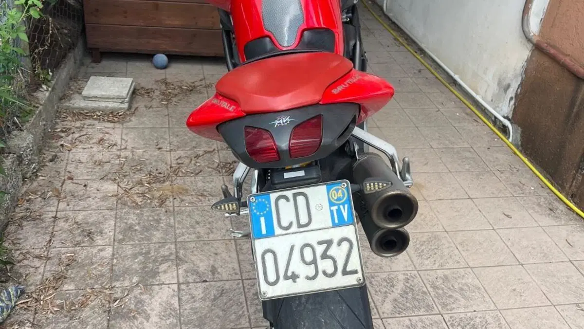MV Agusta Brutale 750 S (2002 - 06)  (2)