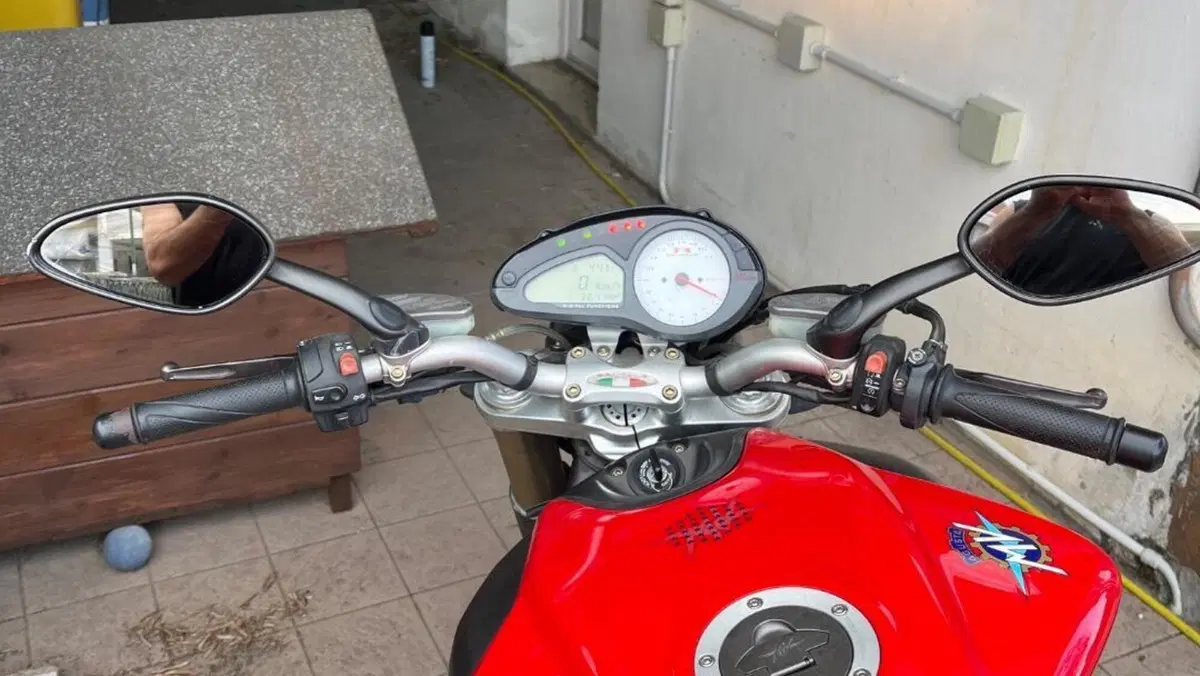 MV Agusta Brutale 750 S (2002 - 06)  (4)
