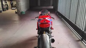 Honda CBR 1000 RR Fireblade (2008 - 11)  (4)