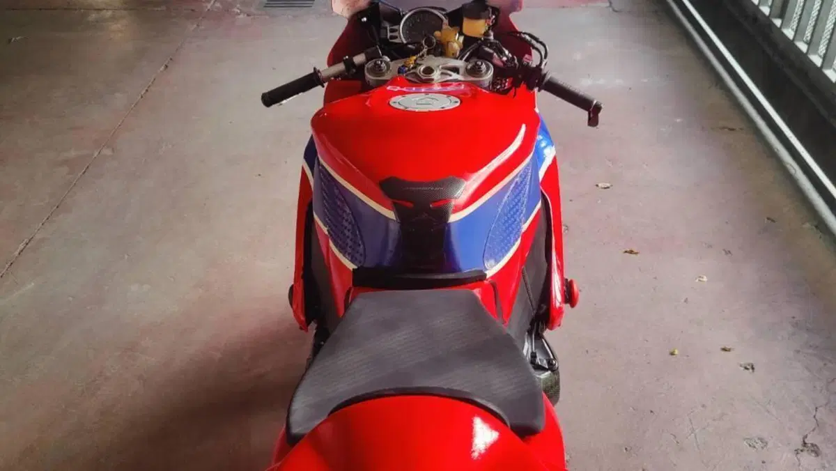 Honda CBR 1000 RR Fireblade (2008 - 11)  (5)