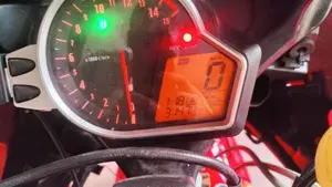 Honda CBR 1000 RR Fireblade (2008 - 11)  (7)
