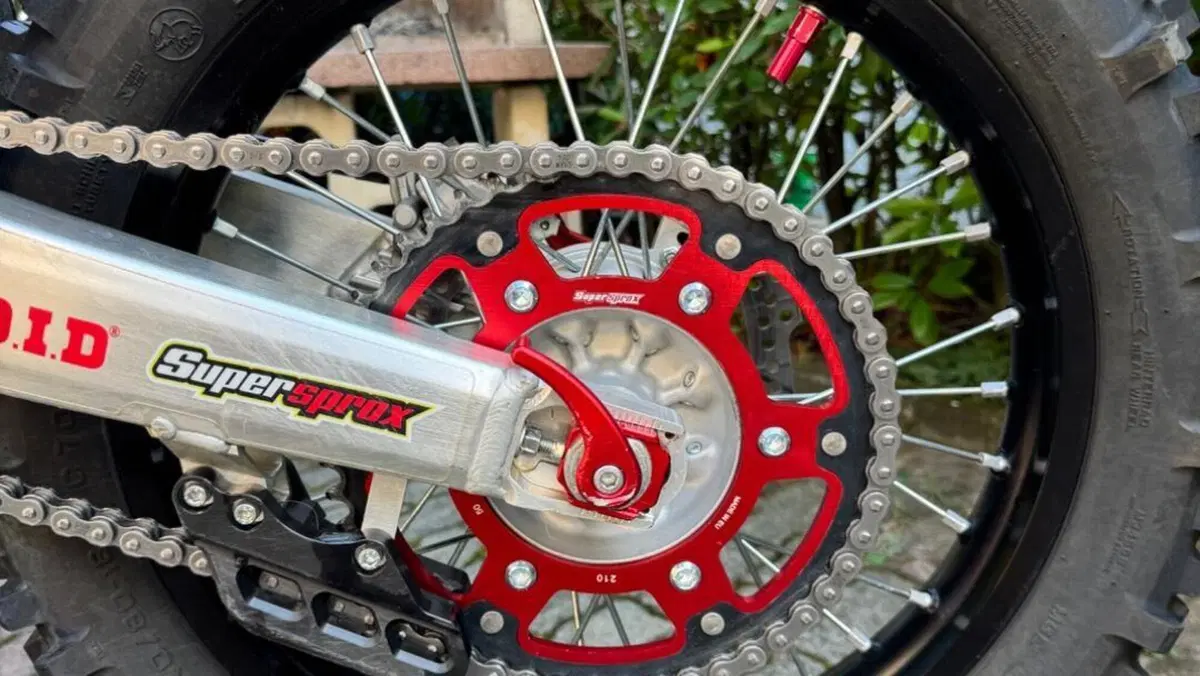 Honda CRF 250RX Enduro (2023)  (9)