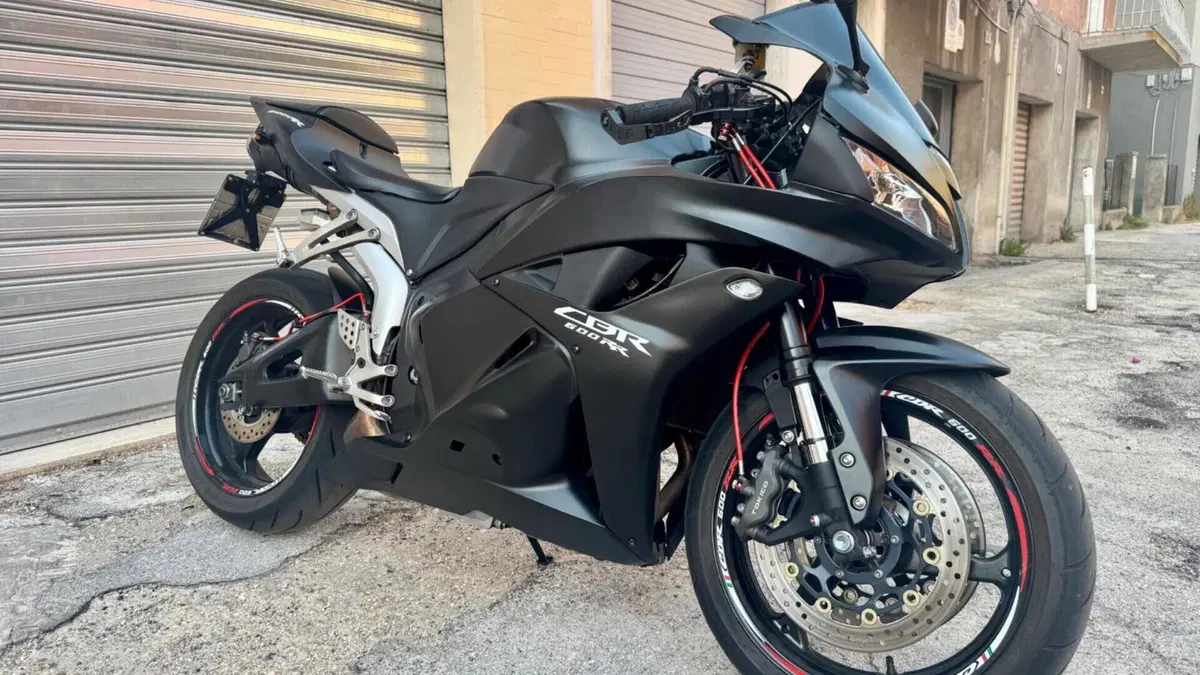 Honda CBR 600 RR (2009 - 12)  (2)