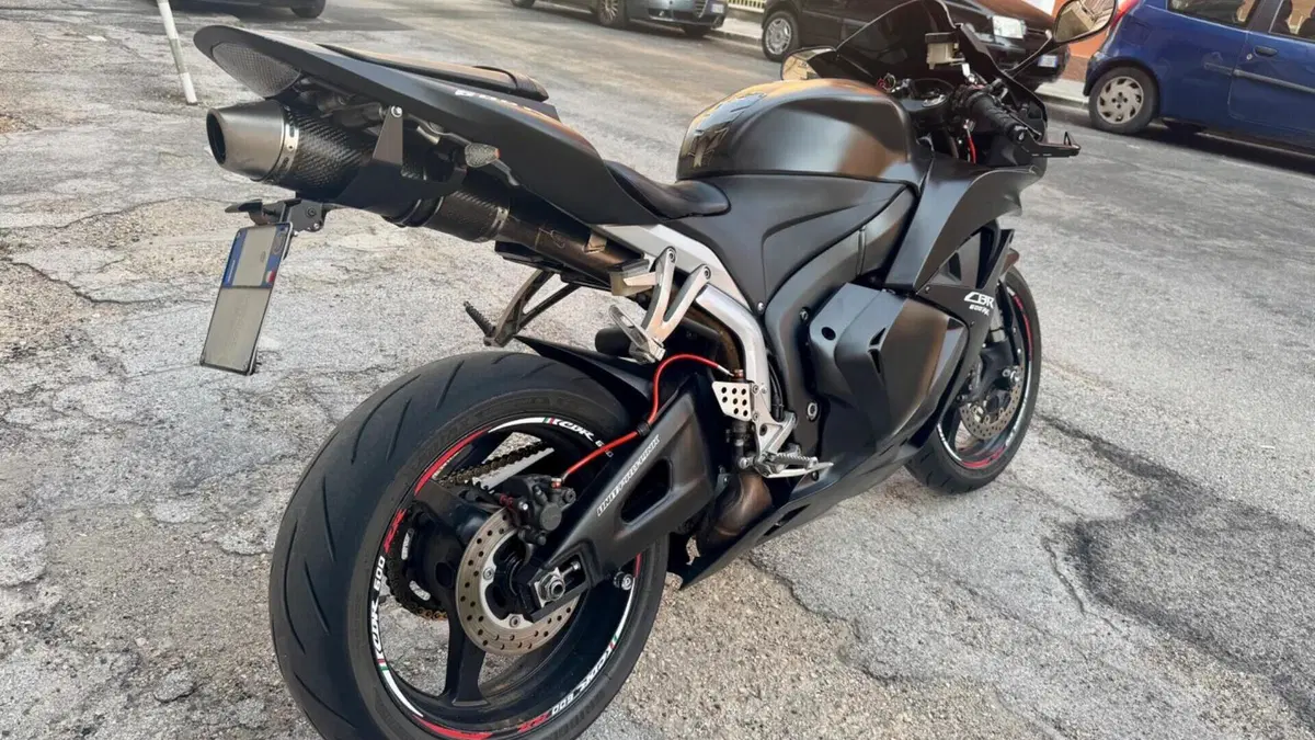 Honda CBR 600 RR (2009 - 12)  (3)