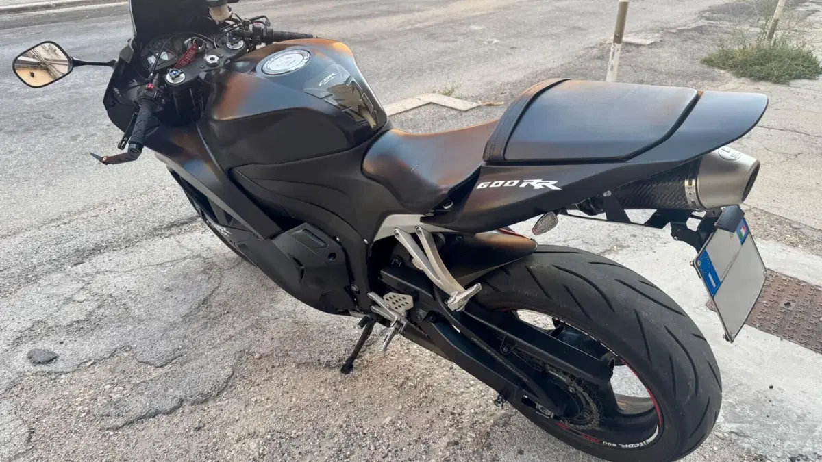 Honda CBR 600 RR (2009 - 12)  (4)