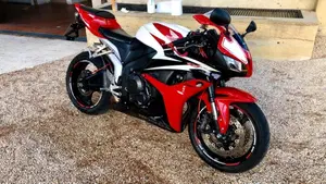 Honda CBR 600 RR (2009 - 12)  (6)