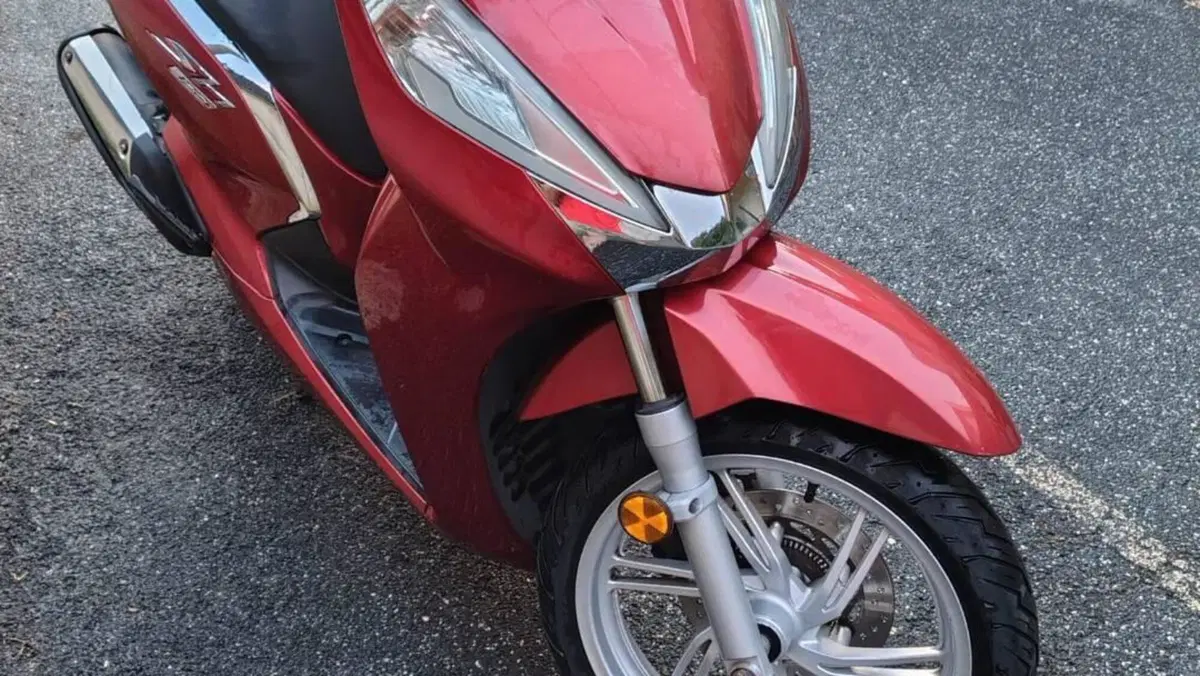 Honda SH 300 i ABS (2016 - 20)  (2)