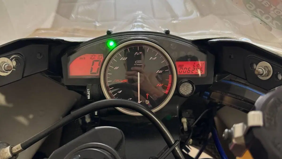 Yamaha YZF R6 (2010 - 16)  (7)