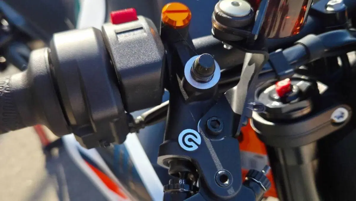 KTM 890 Duke R (2021)  (3)