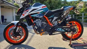 KTM 890 Duke R (2021)  (8)