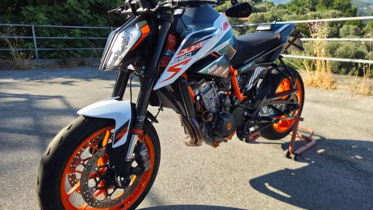 KTM 890 Duke R (2021)  (9)