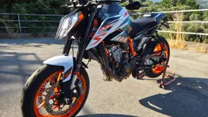KTM 890 Duke R (2021)  (9)