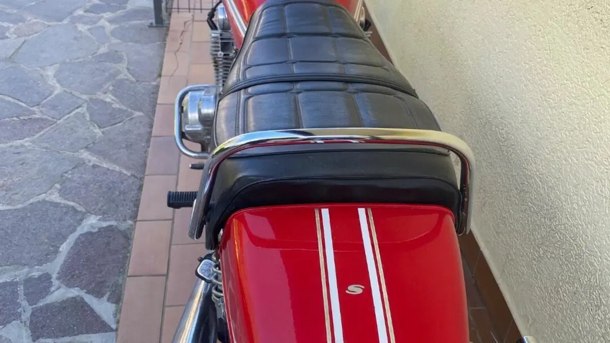 Suzuki   (3)