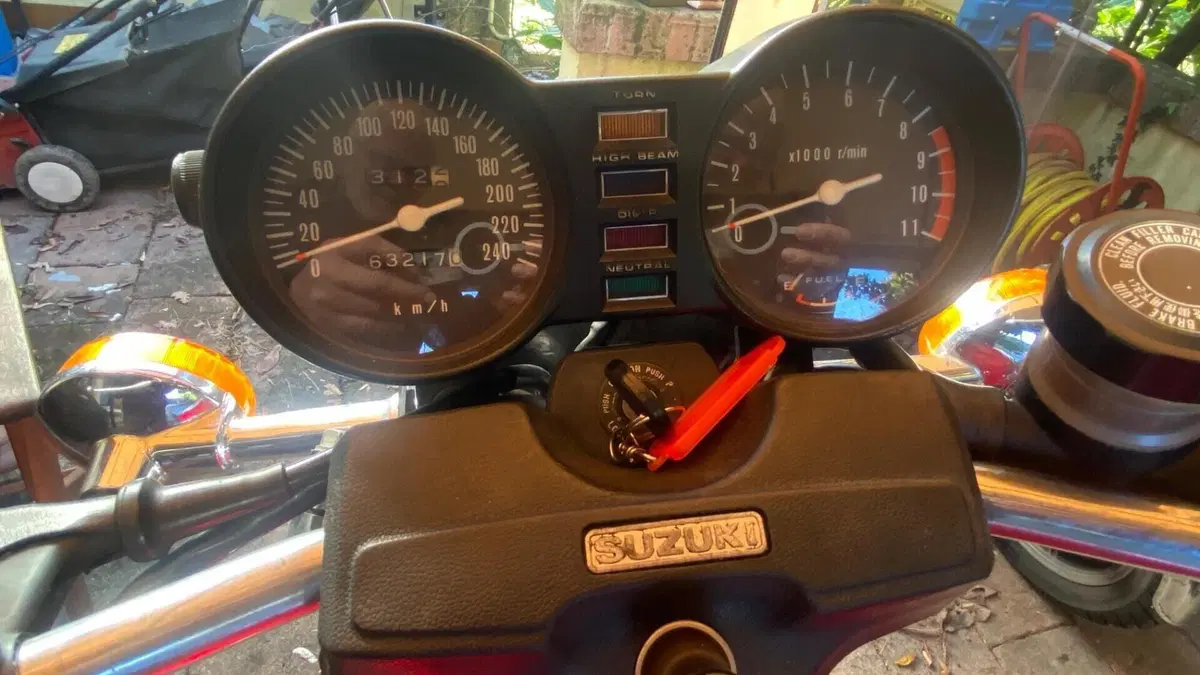Suzuki   (6)