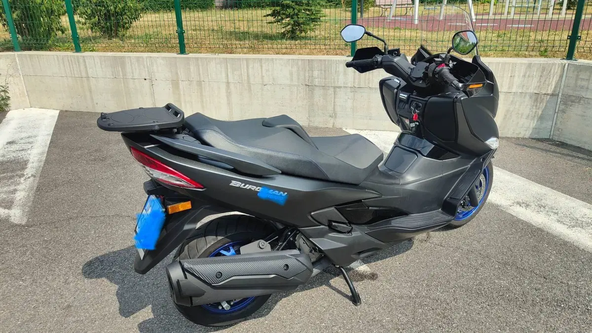 Suzuki Burgman 400 (2022 - 24)  (6)
