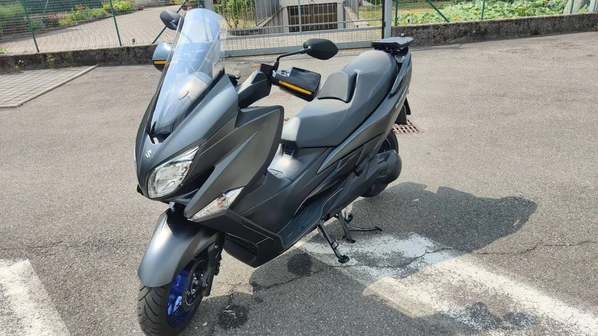 Suzuki Burgman 400 (2022 - 24)  (9)