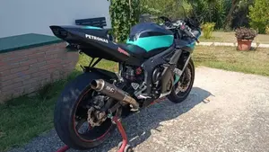 Yamaha YZF R6 (2003 - 04) 