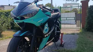 Yamaha YZF R6 (2003 - 04)  (3)