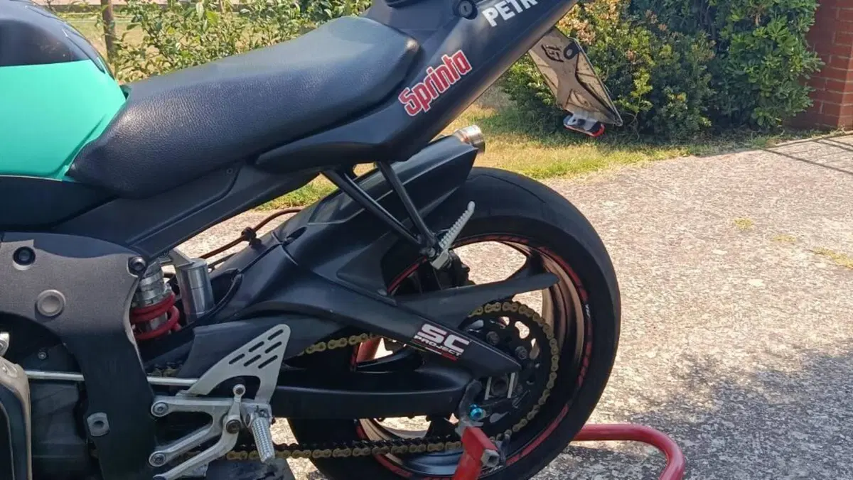 Yamaha YZF R6 (2003 - 04)  (4)