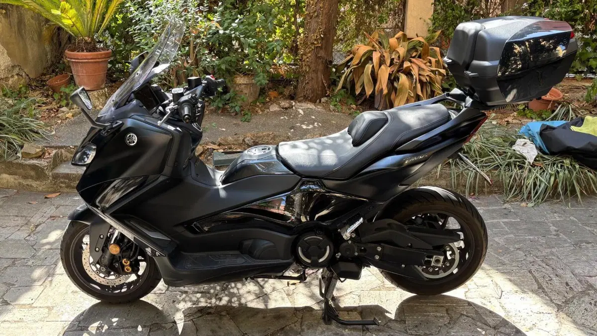 Yamaha T-Max 560 Tech Max (2022 - 24)  (3)