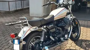 Moto Guzzi V9 Roamer (2016 - 18)  (3)