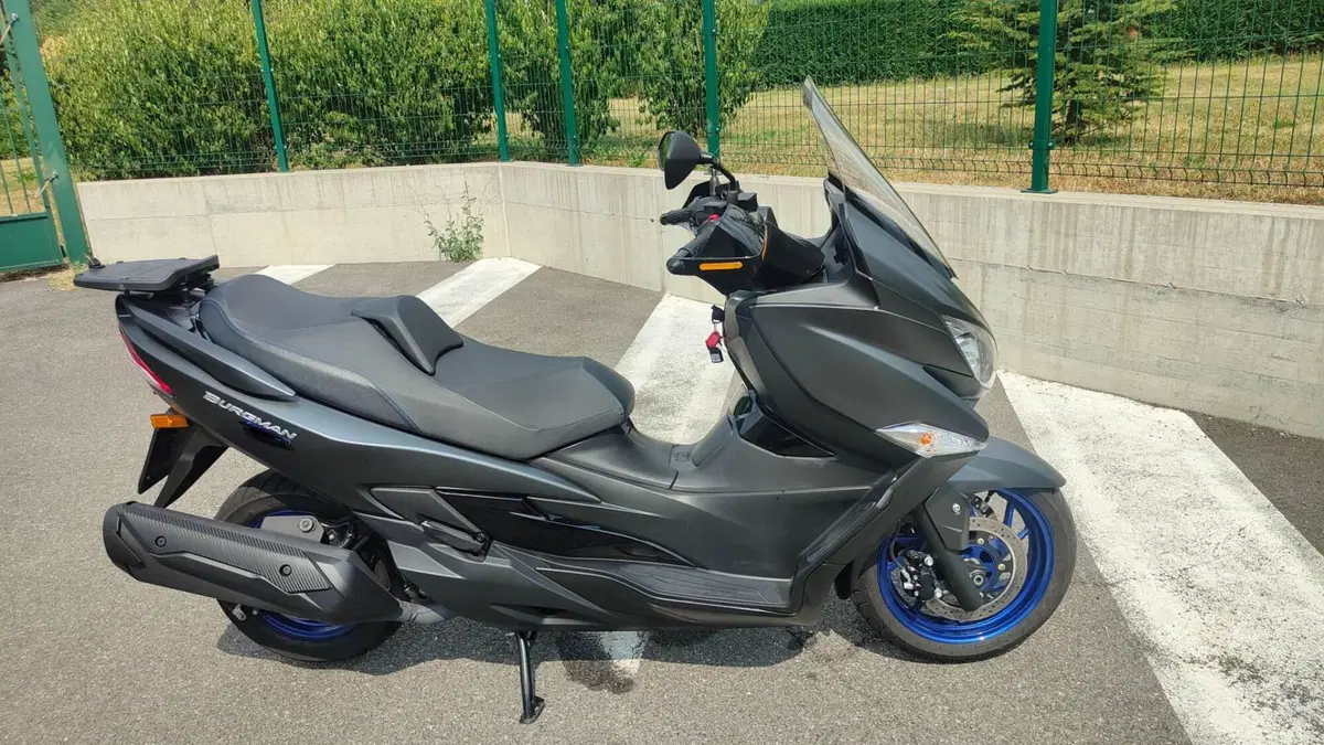 Suzuki Burgman 400 (2022 - 24)  (2)